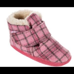 Minnetonka sawyer bootie pink plaid size 4